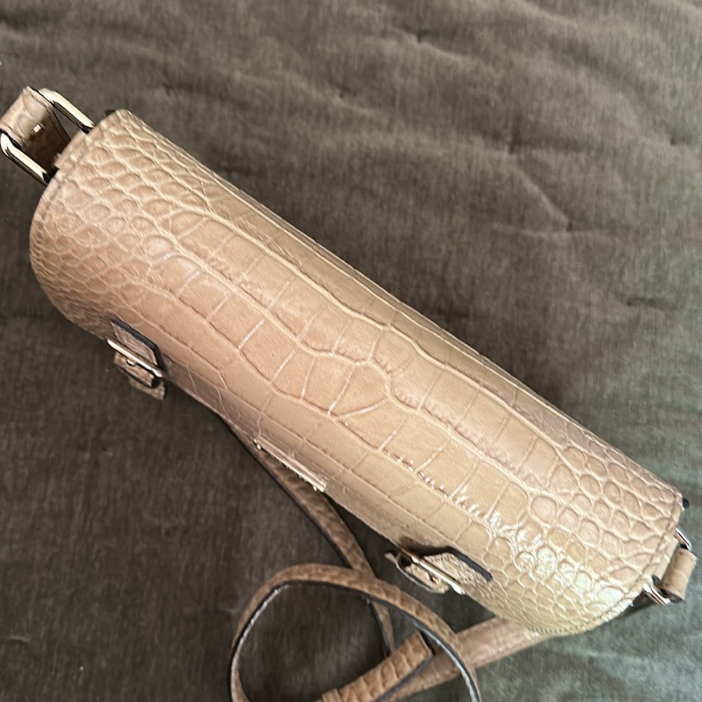 Kate Spade croc embossed leather Tan Crossbody Bag with Flap Closure - Picture 13 of 14